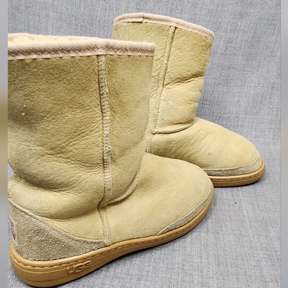 Uggs Original Australia Ankle Pure Natural Sheepskin Boots. 8 - Picture 9 of 10